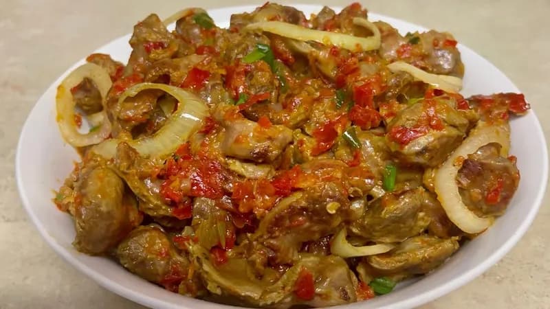 Peppered gizzard in a spicy sauce